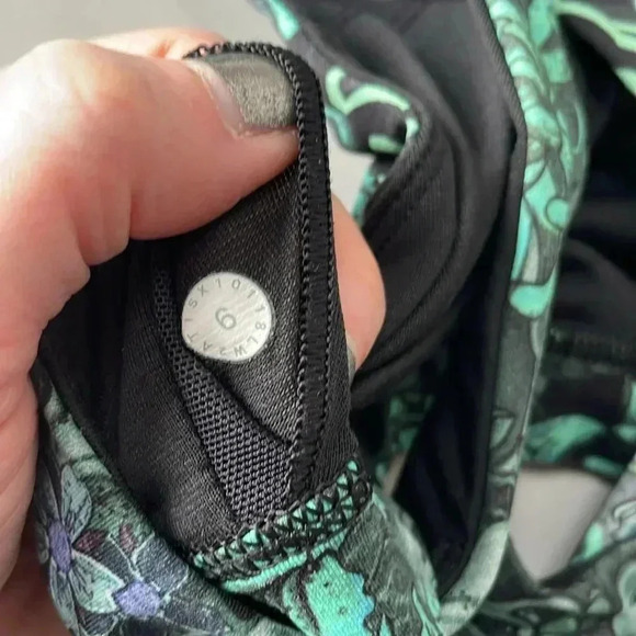 Lululemon I 6 - Picture 4 of 8